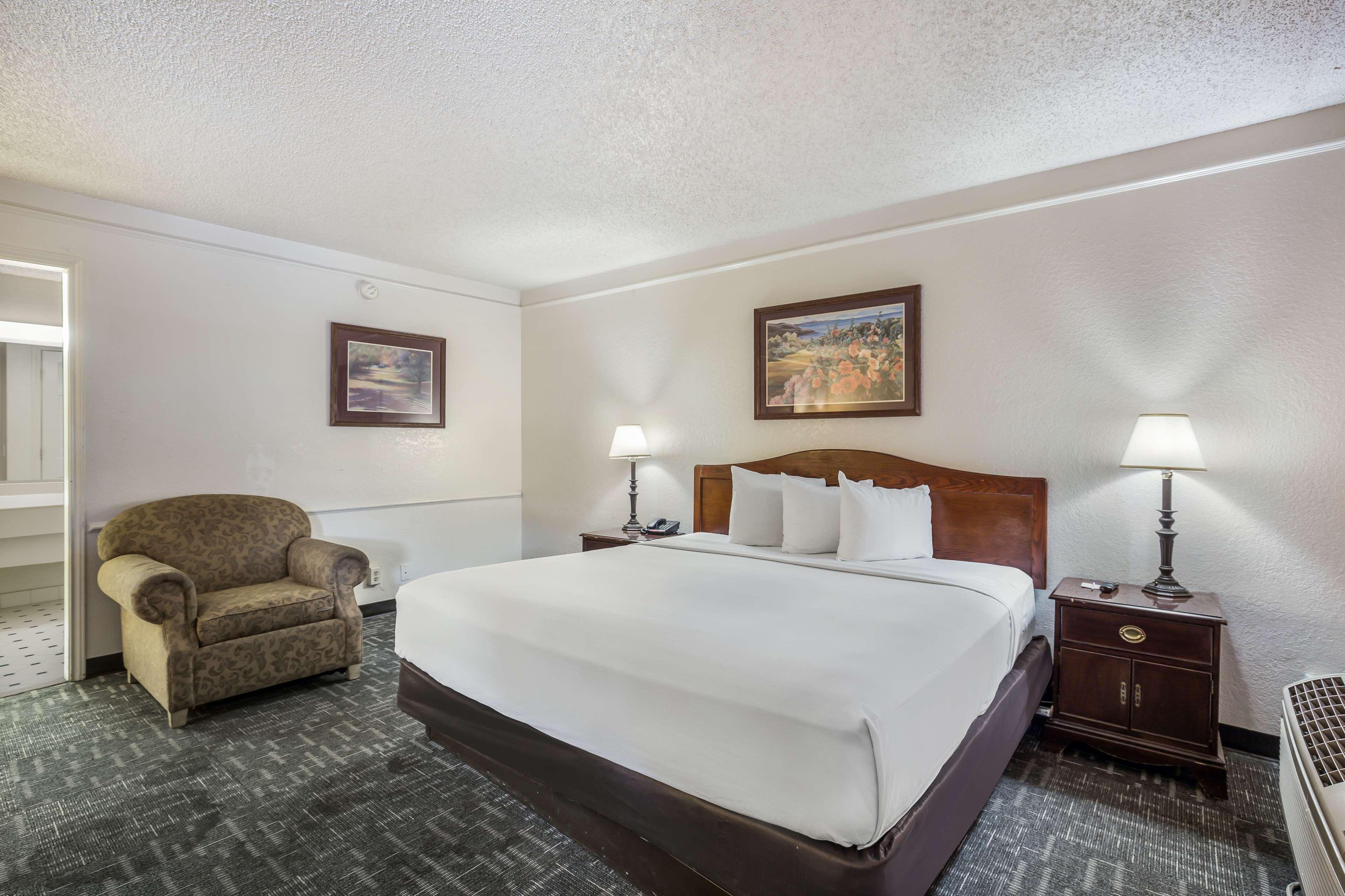 Americas Best Value Inn Denver Exterior photo